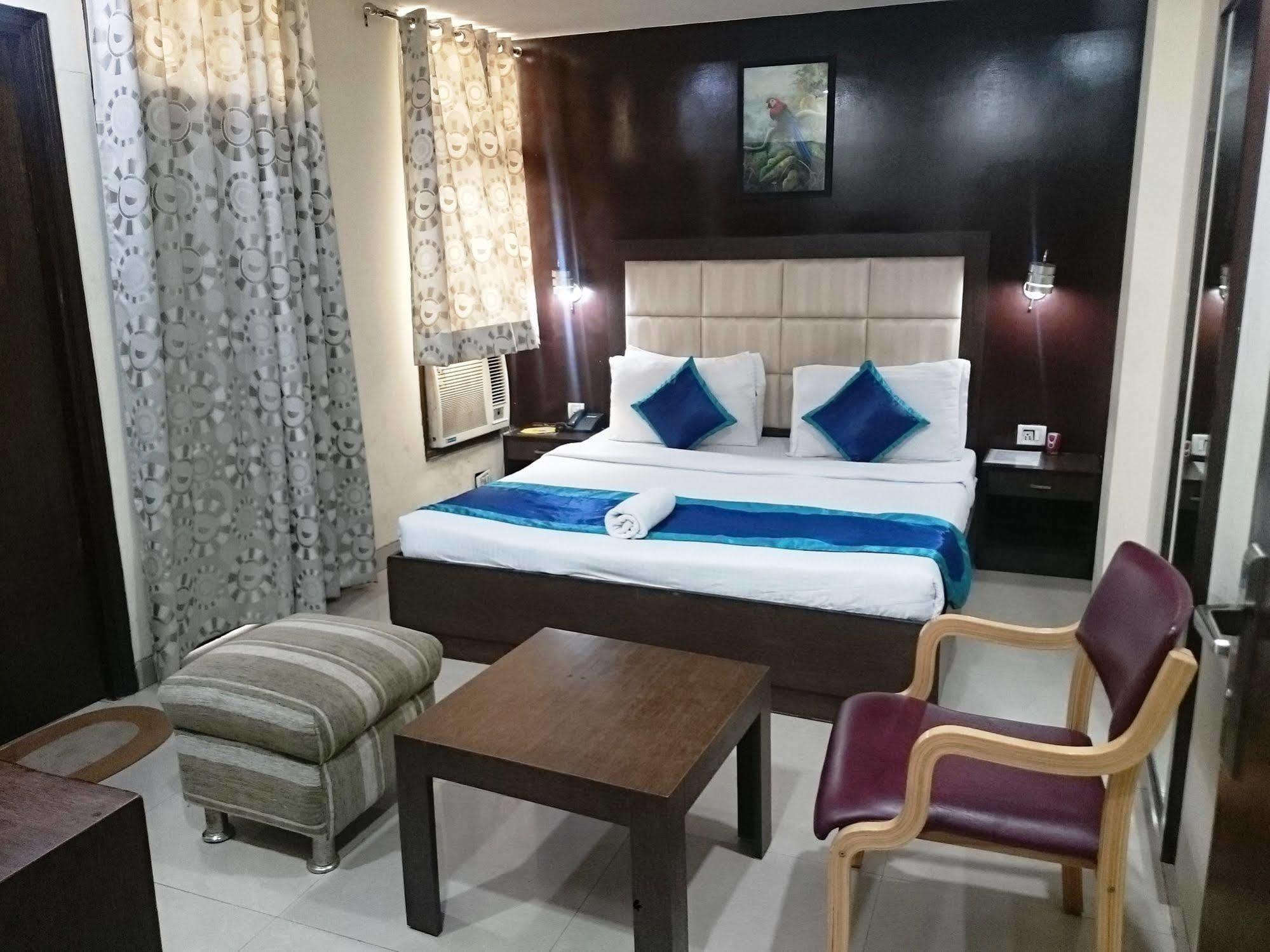 Hotel The Rts Plaza 3*
