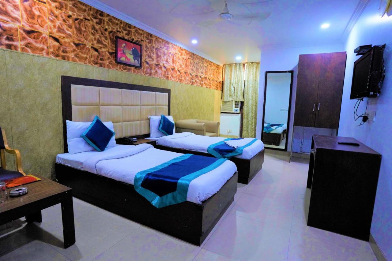 Hotel The Rts Plaza New Delhi