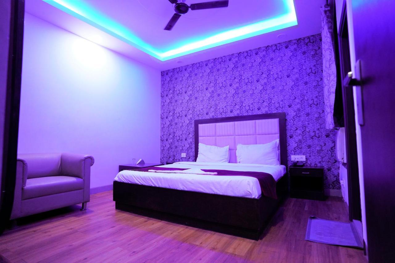 Hotel The Rts Plaza New Delhi